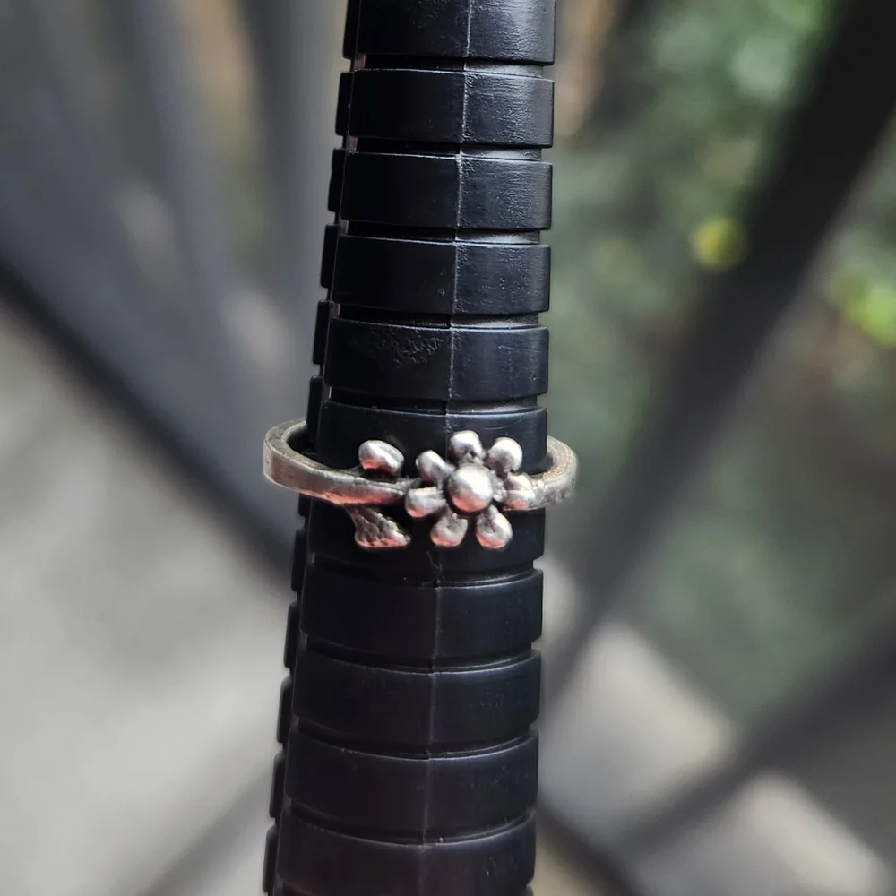 Handmade Sterling Silver 925 Daisy Flower Wrap Around Ring Sz 4.75 - Picture 6 of 7